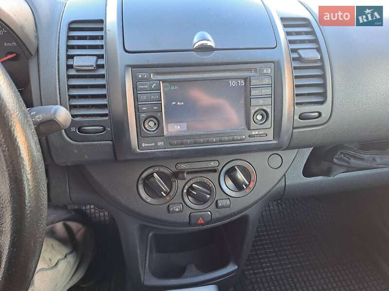 Хэтчбек Nissan Note 2009 в Решетиловке