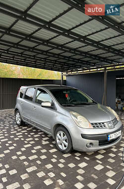 Хэтчбек Nissan Note 2006 в Буче