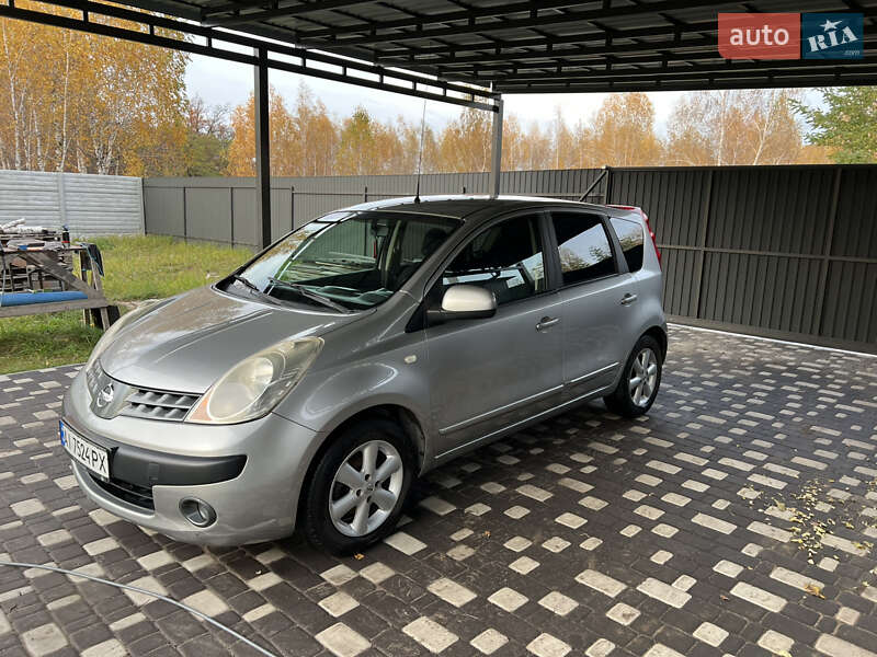 Хэтчбек Nissan Note 2006 в Буче
