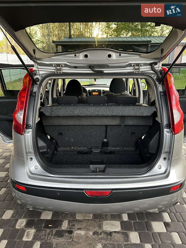 Хэтчбек Nissan Note 2006 в Буче