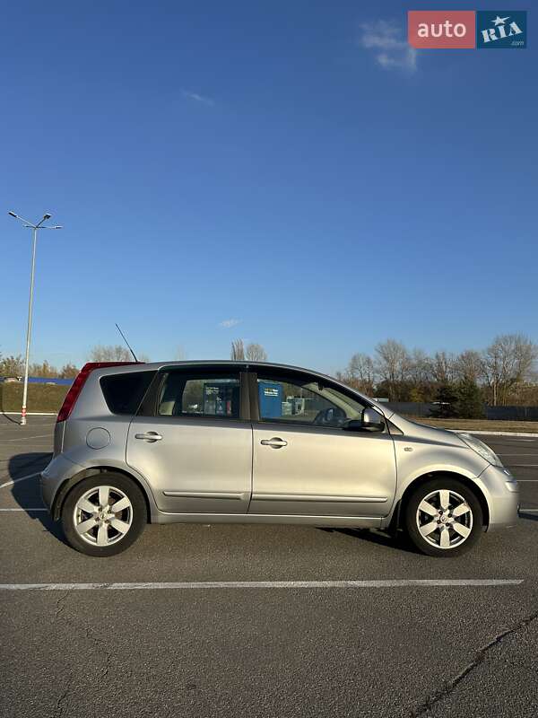 Хэтчбек Nissan Note 2008 в Киеве
