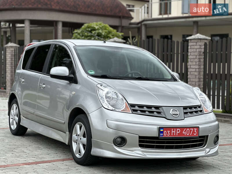 Хэтчбек Nissan Note 2006 в Староконстантинове