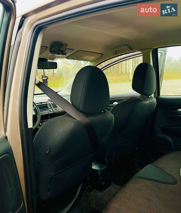 Хэтчбек Nissan Note 2011 в Славутиче фото 13 Хэтчбек Nissan Note 2011 в Славутиче