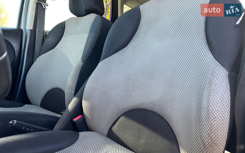 Хэтчбек Nissan Note 2011 в Коломые