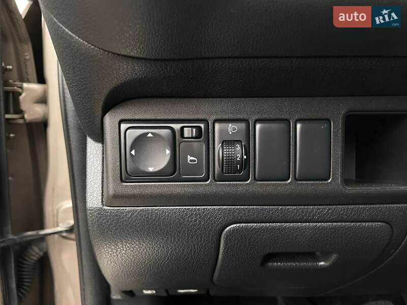 Хэтчбек Nissan Note 2007 в Киеве фото 18 Хэтчбек Nissan Note 2007 в Киеве