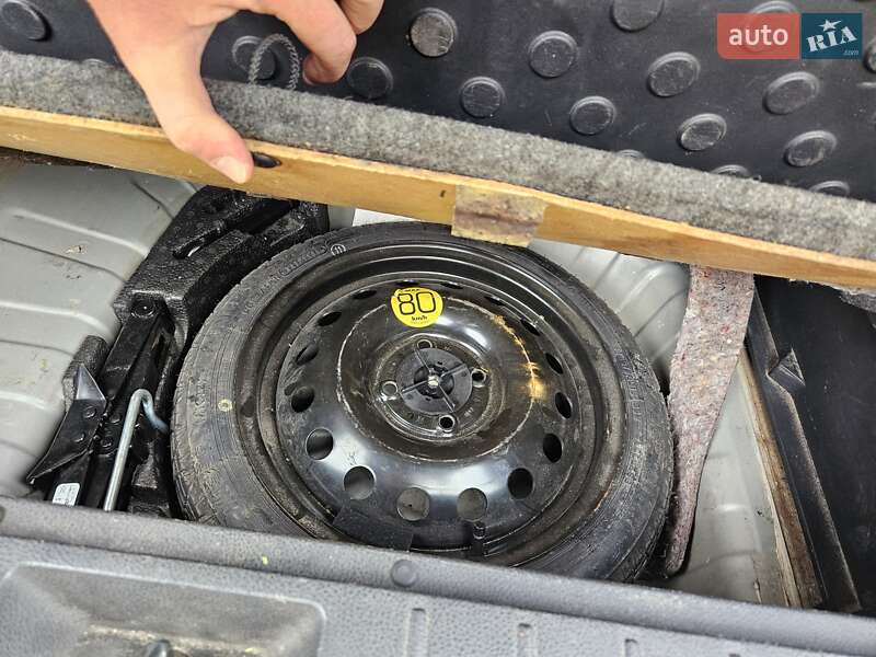 Хэтчбек Nissan Note 2008 в Сумах