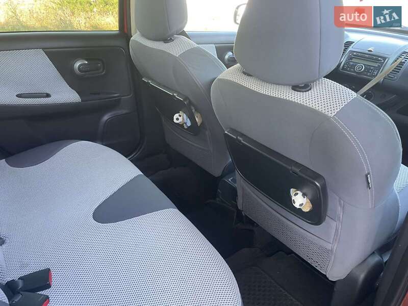 Хэтчбек Nissan Note 2008 в Могилев-Подольске