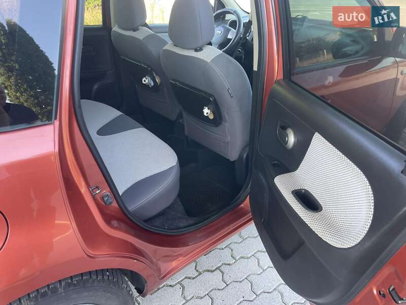 Хэтчбек Nissan Note 2008 в Могилев-Подольске