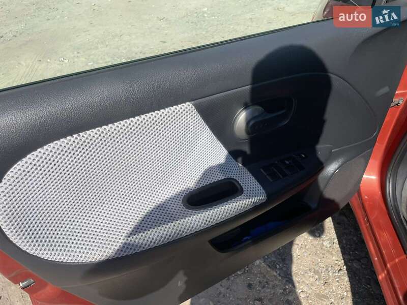 Хетчбек Nissan Note 2008 в Могилів-Подільському