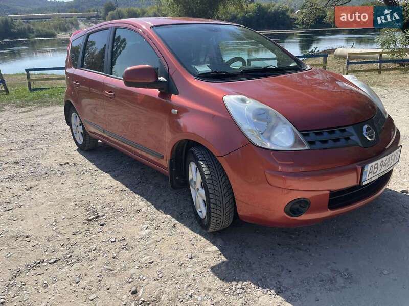 Хэтчбек Nissan Note 2008 в Могилев-Подольске