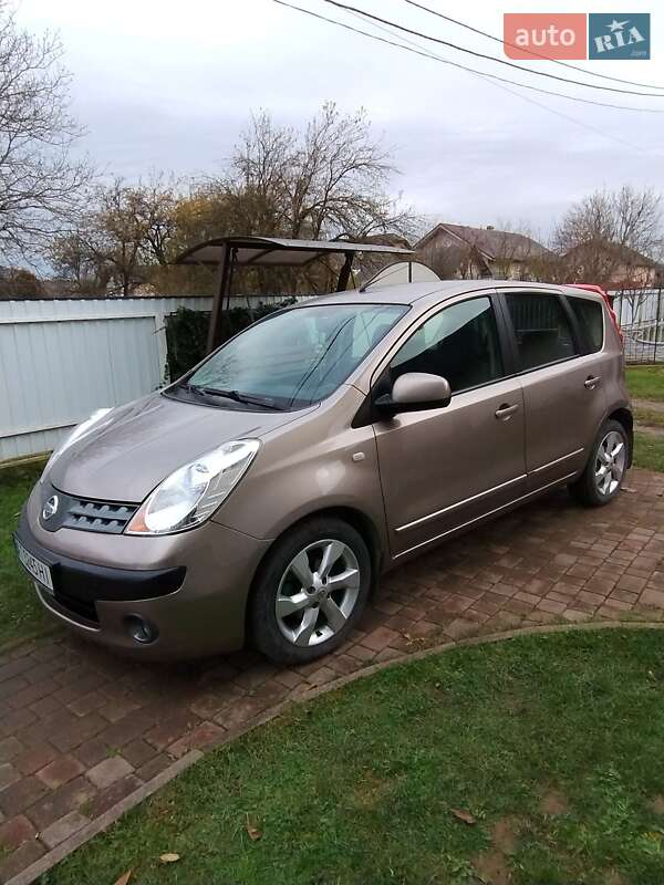 Хэтчбек Nissan Note 2006 в Ивано-Франковске