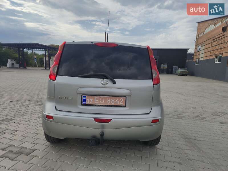 Хэтчбек Nissan Note 2008 в Киеве