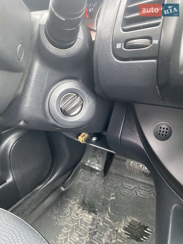 Хэтчбек Nissan Note 2012 в Киеве фото 37 Хэтчбек Nissan Note 2012 в Киеве