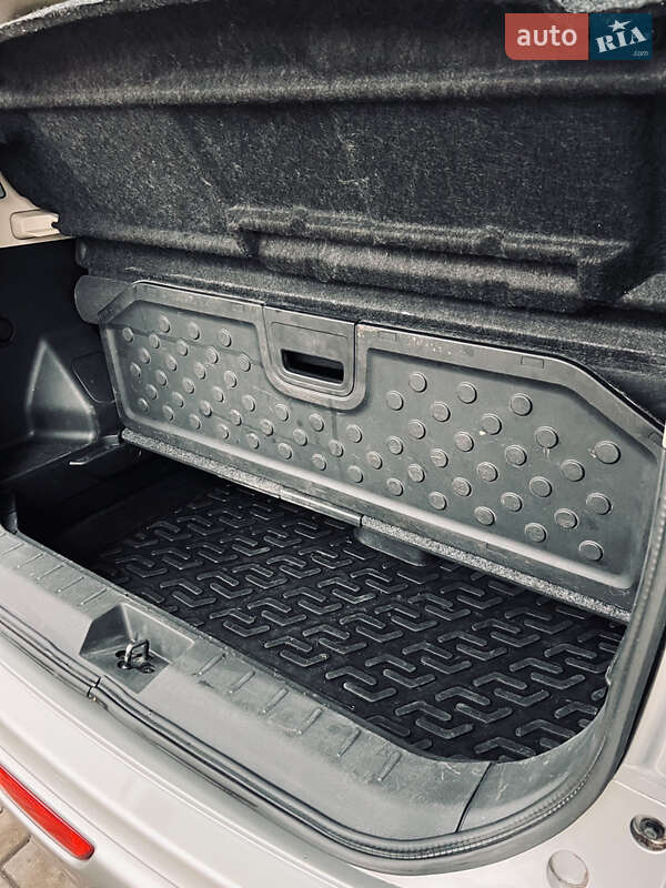 Хетчбек Nissan Note 2008 в Житомирі