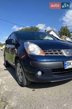 Хэтчбек Nissan Note 2006 в Дубно