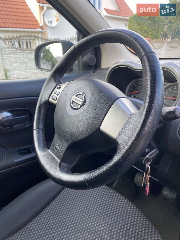 Хэтчбек Nissan Note 2006 в Дубно