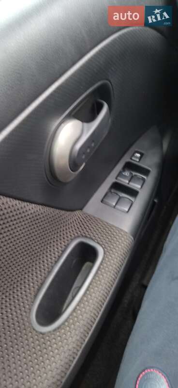 Хэтчбек Nissan Note 2007 в Вараше фото 5 Хэтчбек Nissan Note 2007 в Вараше