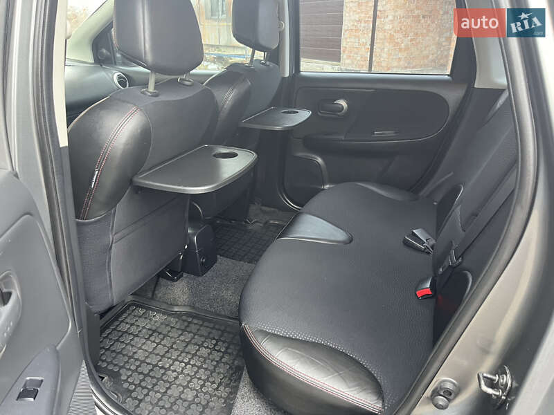 Хэтчбек Nissan Note 2011 в Львове