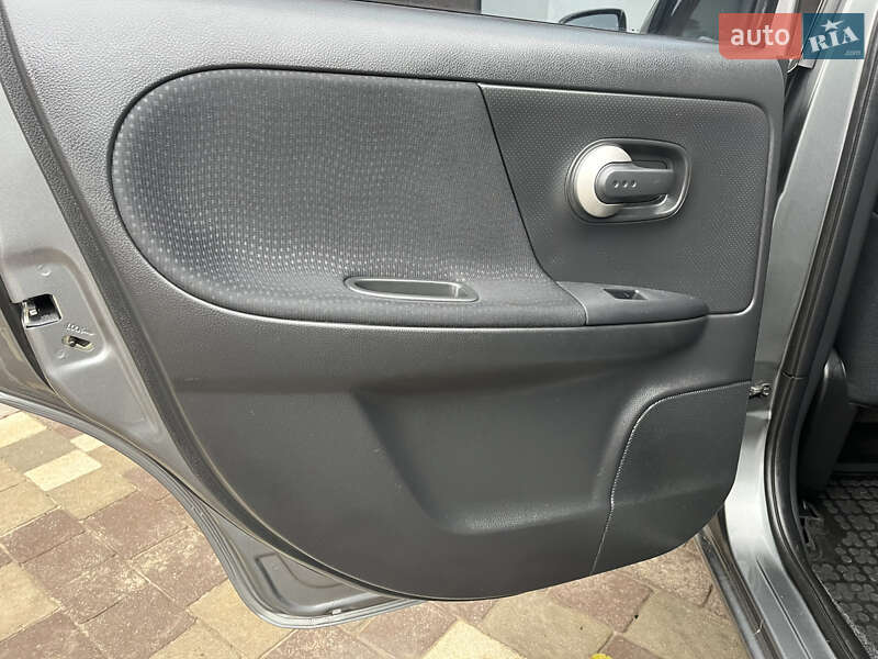 Хэтчбек Nissan Note 2011 в Львове