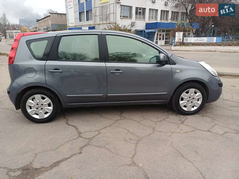 Хэтчбек Nissan Note 2007 в Каменском