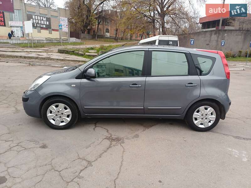 Хэтчбек Nissan Note 2007 в Каменском