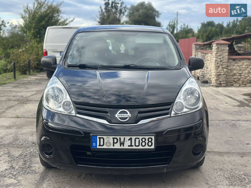 Хетчбек Nissan Note 2009 в Дубні