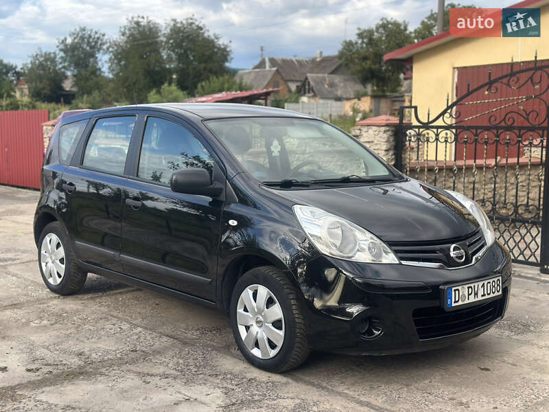 Хетчбек Nissan Note 2009 в Дубні