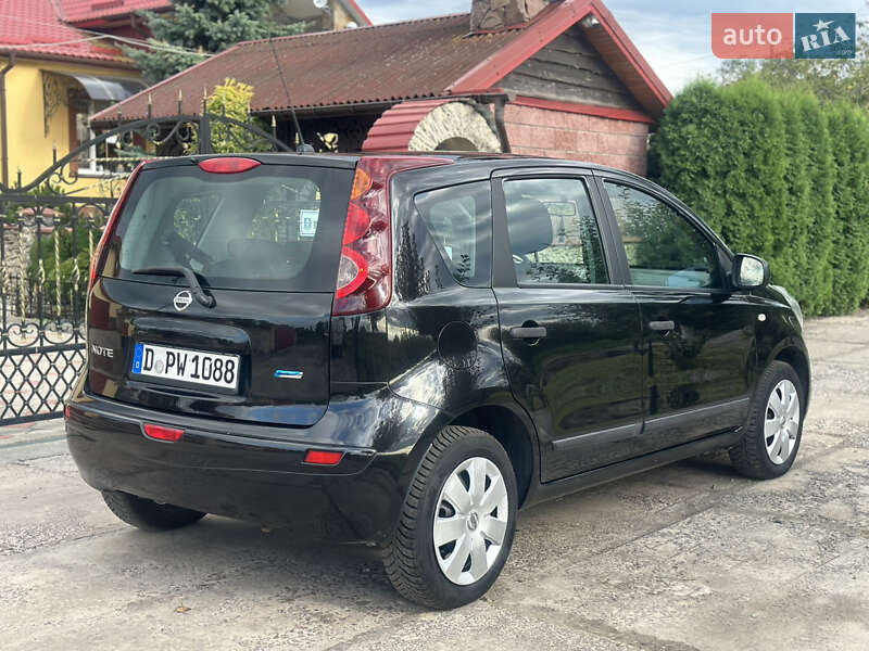 Хетчбек Nissan Note 2009 в Дубні