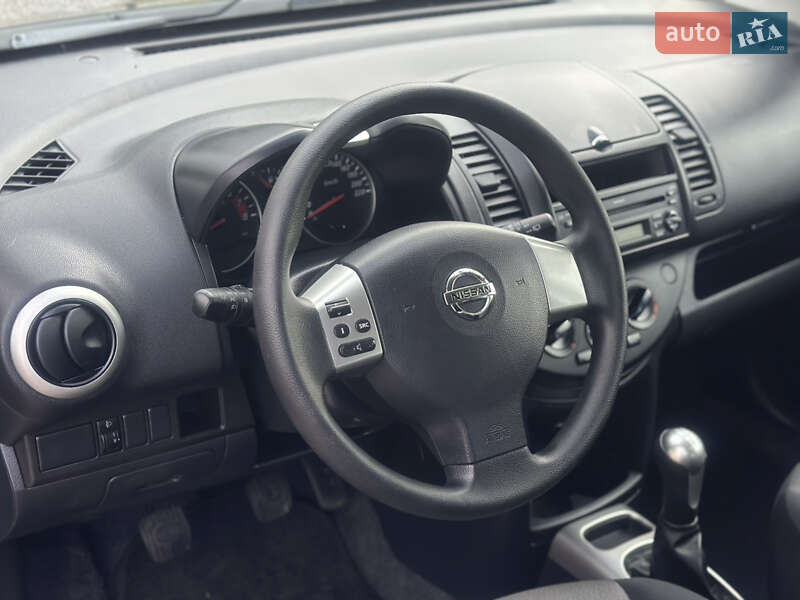 Хетчбек Nissan Note 2009 в Дубні
