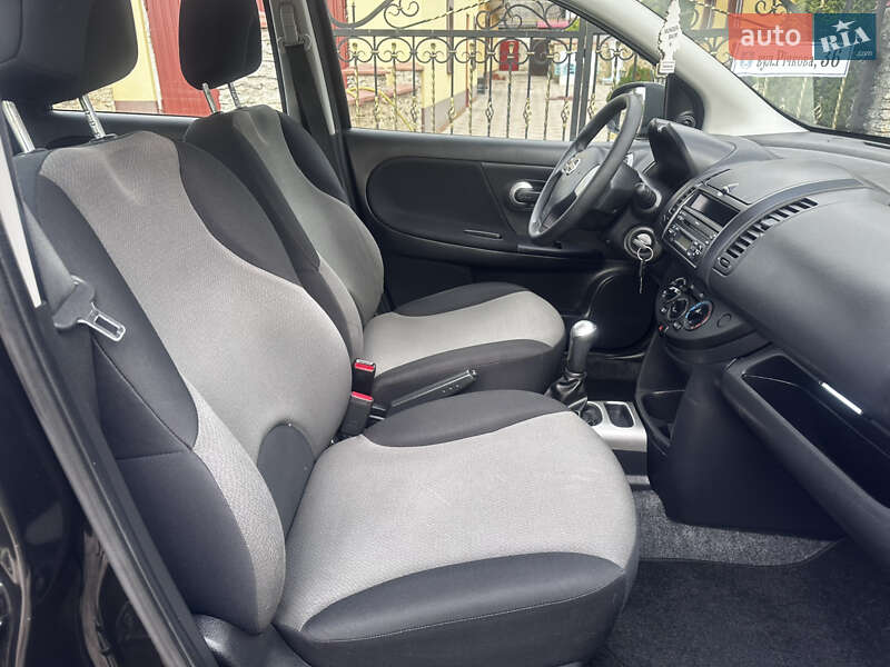 Хетчбек Nissan Note 2009 в Дубні