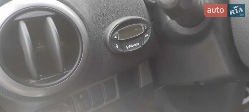 Хэтчбек Nissan Note 2008 в Коростене