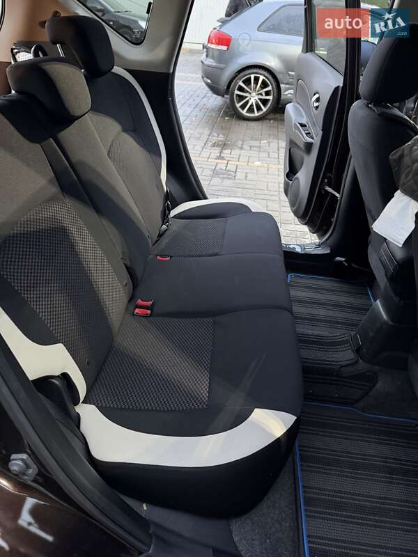 Хэтчбек Nissan Note 2017 в Киеве