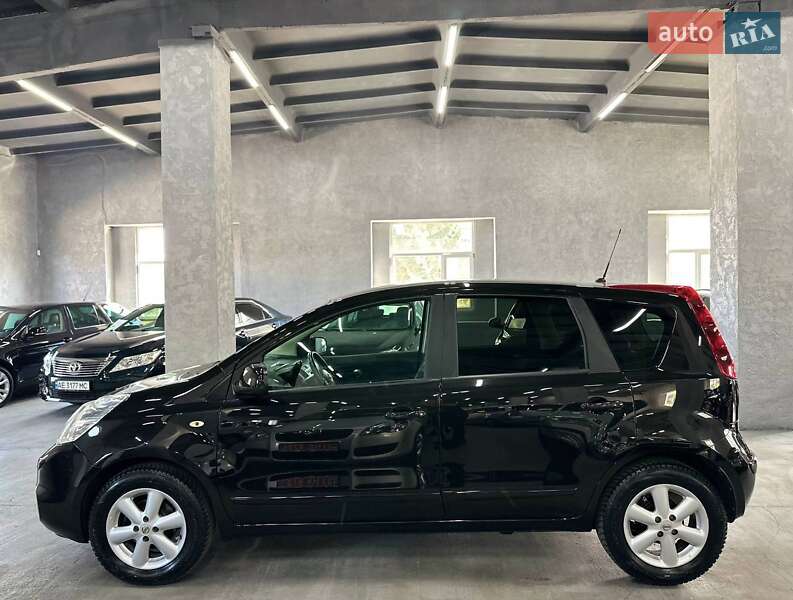 Хэтчбек Nissan Note 2010 в Каменском