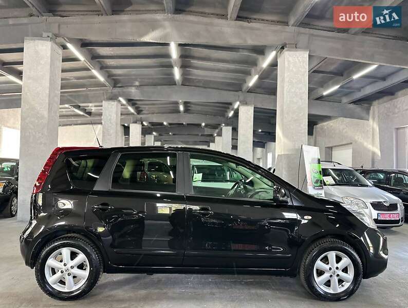 Хэтчбек Nissan Note 2010 в Каменском