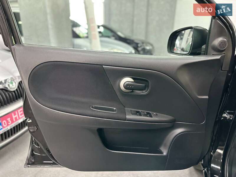 Хэтчбек Nissan Note 2010 в Каменском