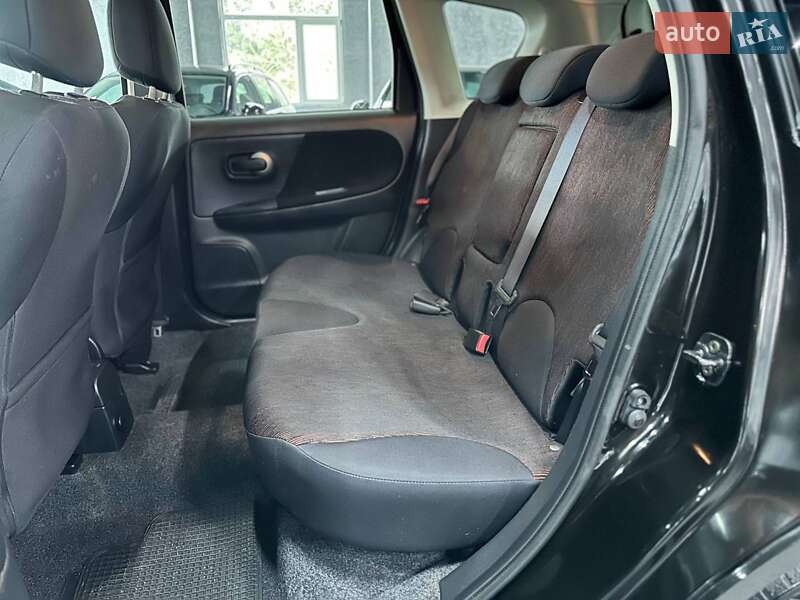 Хэтчбек Nissan Note 2010 в Каменском