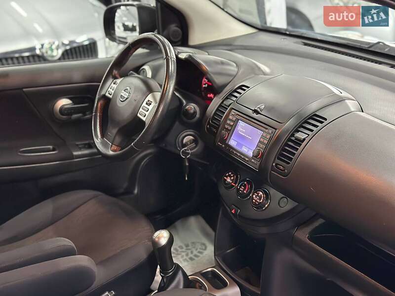 Хэтчбек Nissan Note 2010 в Каменском