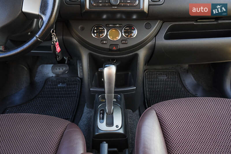 Хэтчбек Nissan Note 2007 в Дрогобыче