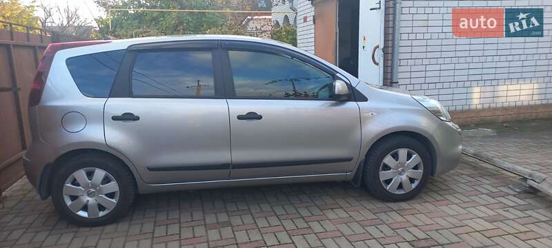Хэтчбек Nissan Note 2011 в Днепре