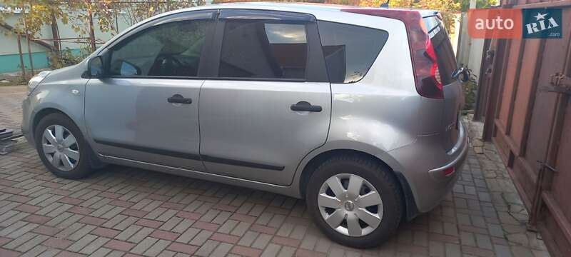Хэтчбек Nissan Note 2011 в Днепре