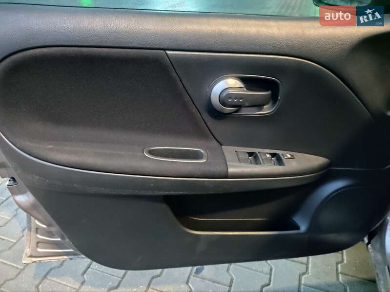 Хетчбек Nissan Note 2009 в Хмельницькому