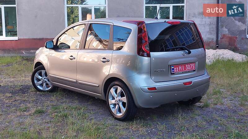 Хетчбек Nissan Note 2010 в Луцьку фото 3 Хетчбек Nissan Note 2010 в Луцьку