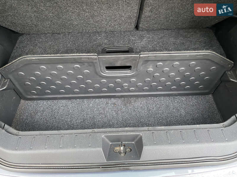 Хэтчбек Nissan Note 2009 в Луцке