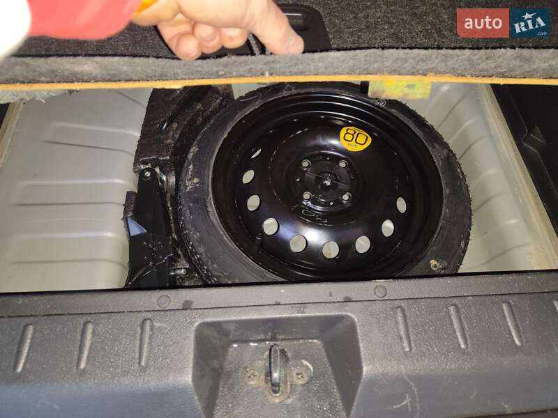 Хетчбек Nissan Note 2009 в Івано-Франківську