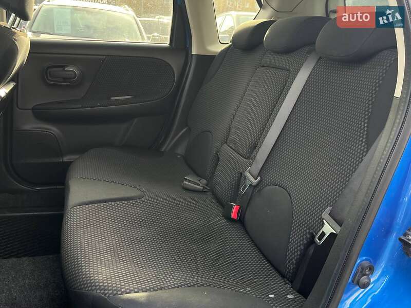 Хэтчбек Nissan Note 2006 в Киеве