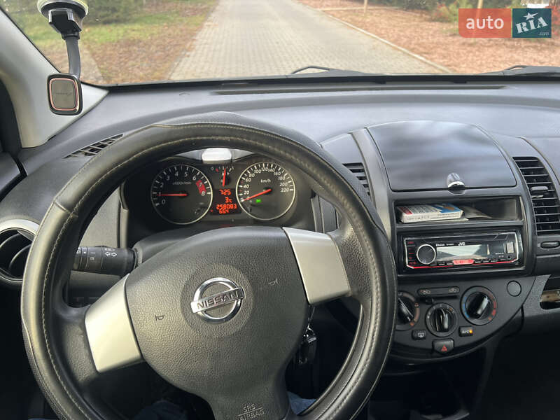 Хетчбек Nissan Note 2011 в Києві