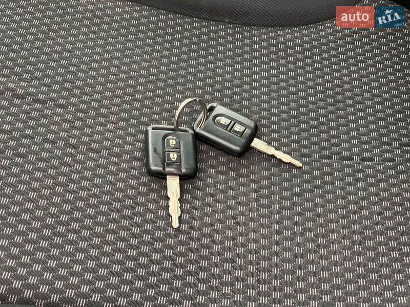 Хетчбек Nissan Note 2007 в Дрогобичі