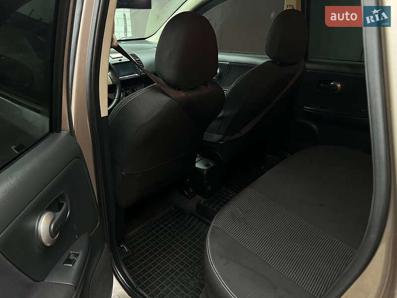 Хэтчбек Nissan Note 2007 в Полтаве