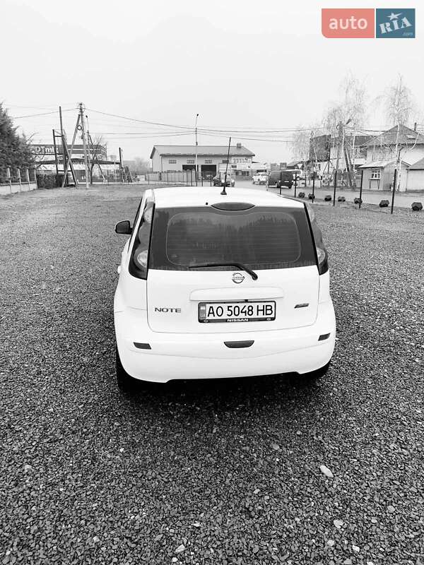 Хетчбек Nissan Note 2010 в Виноградові