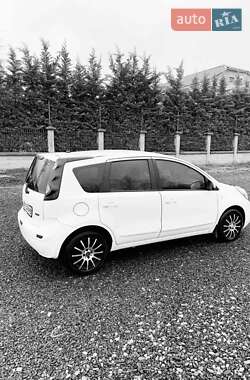 Хэтчбек Nissan Note 2010 в Виноградове